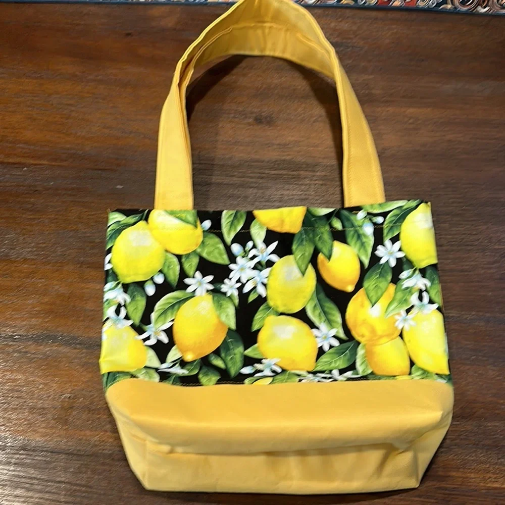 Low Start-Artisan Lemon Print Cotton and Canvas Tote